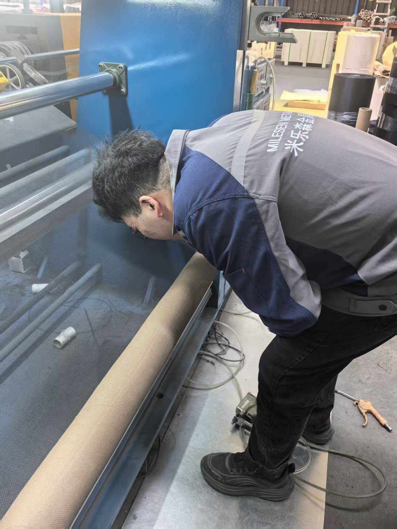 18x14Mesh Epoxy Coated Wire Mesh: Preparing the samples for the customer