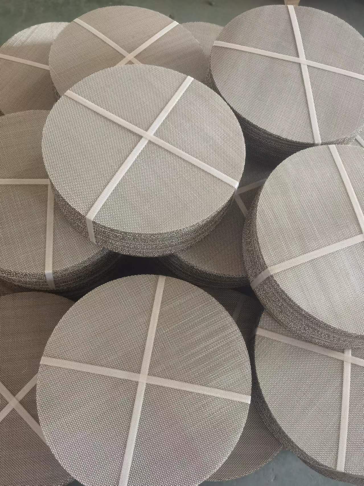 How does Milesen Filter Mesh improve the quality and efficiency of plastic granulation?