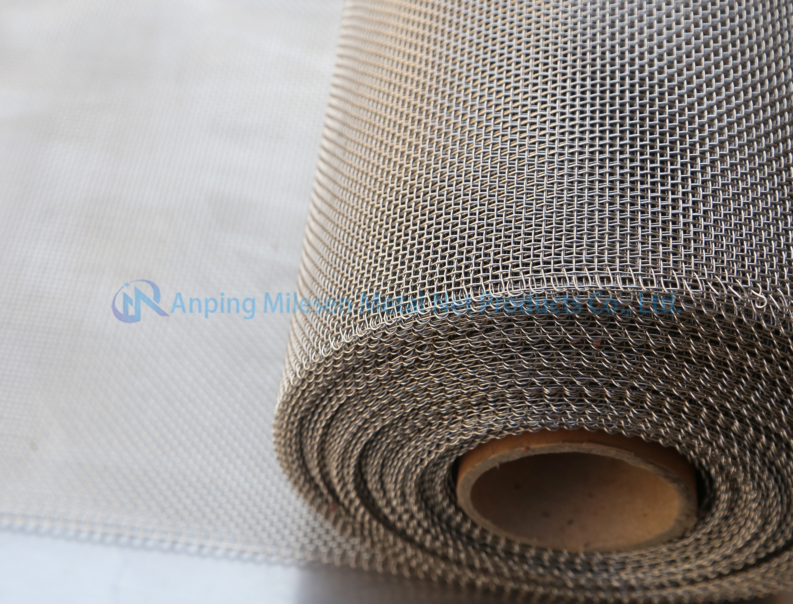 Improve your vibrating screen performance? Milesen Square Mesh is a good choice